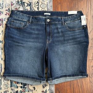 NWOT Maurice’s Classic Bermuda Shorts
